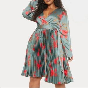 NWT PrettyLittleThing Emerald Floral Dress